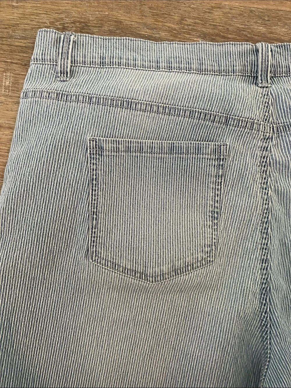 Gloria Vanderbilt casual women